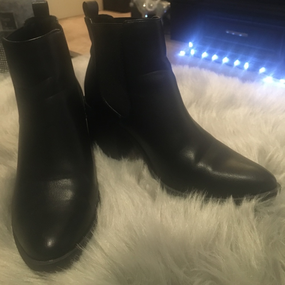 Soda Pointed Toe Ankle Booties